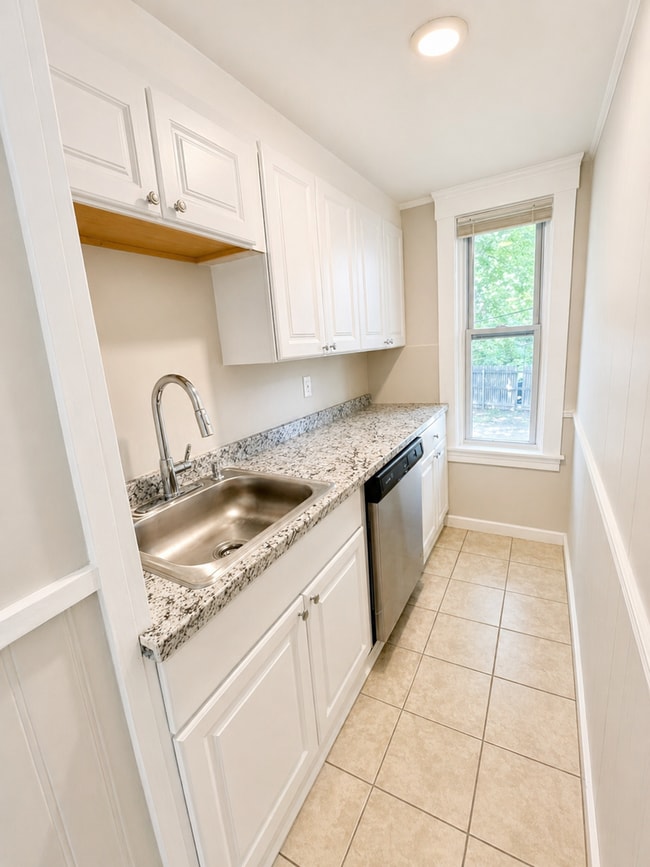 Building Photo - 7 Vinson St