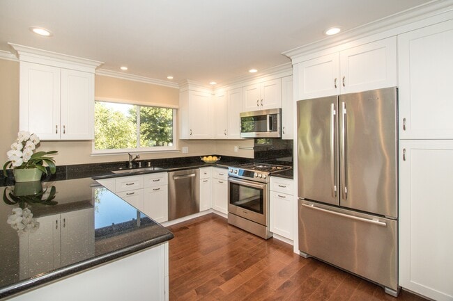 Building Photo - 1 Calypso Ln