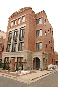 FRONT OF BUILDING - 710 N Orleans St