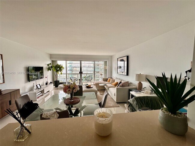 Building Photo - 2451 Brickell Ave