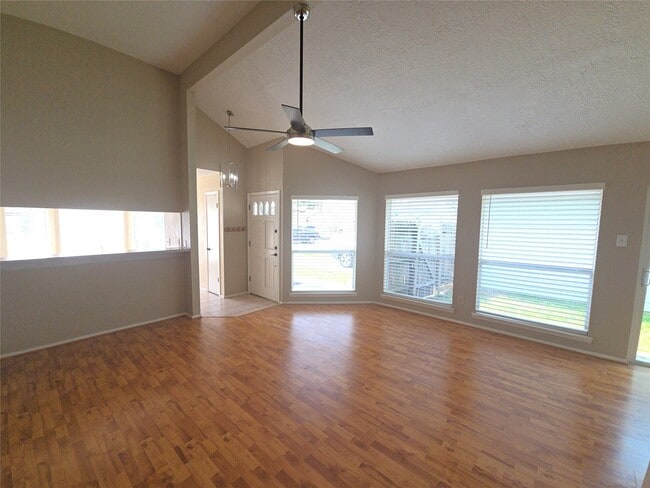 Building Photo - 11130 Thunderhaven Dr