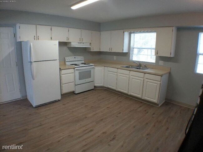 Building Photo - 3 br, 1 bath House - 6146 College Ave
