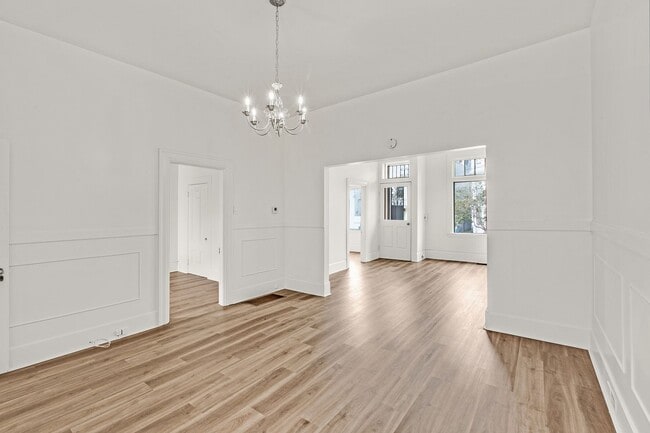 Foto del edificio - Updated 2 Bedroom Home with Garage in Lowe...
