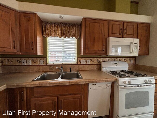 Building Photo - 1 br, 1 bath House - 150 N 3700 W #108