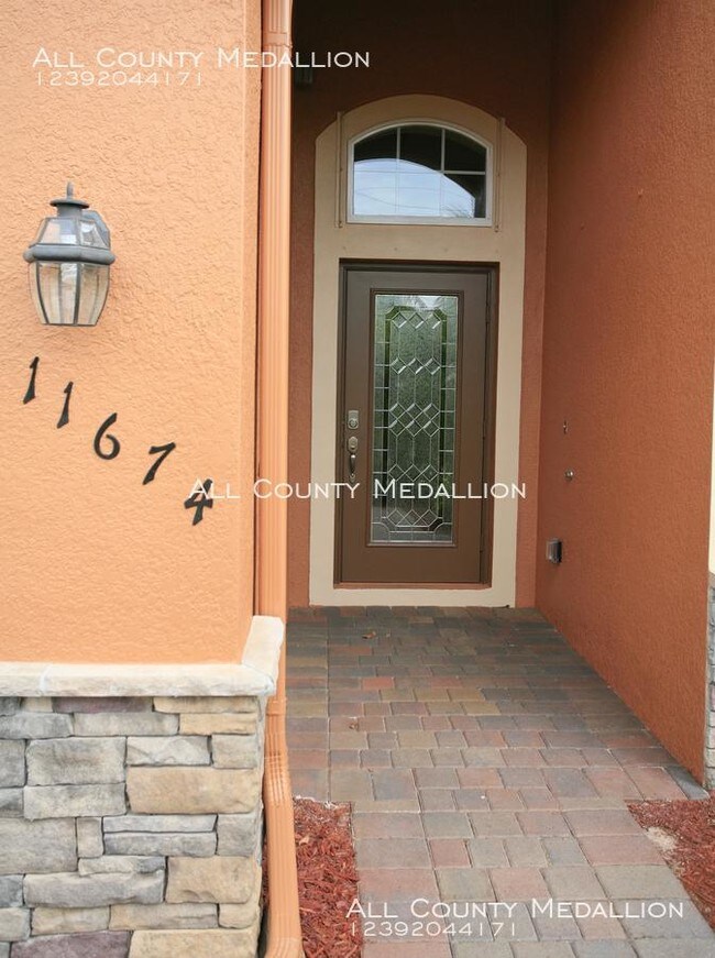Building Photo - 3 bedroom in Fort Myers FL 33971