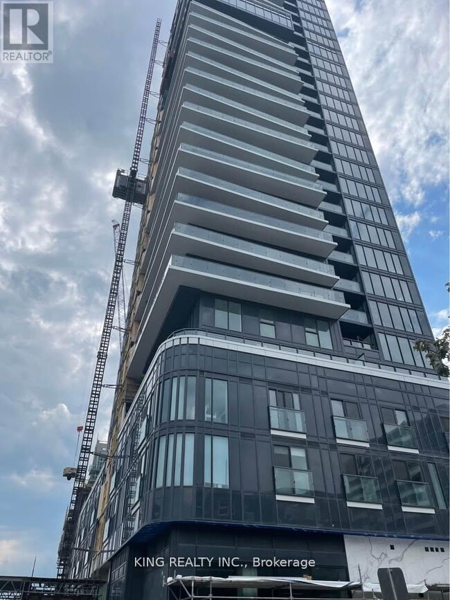 Building Photo - 370 Martha St