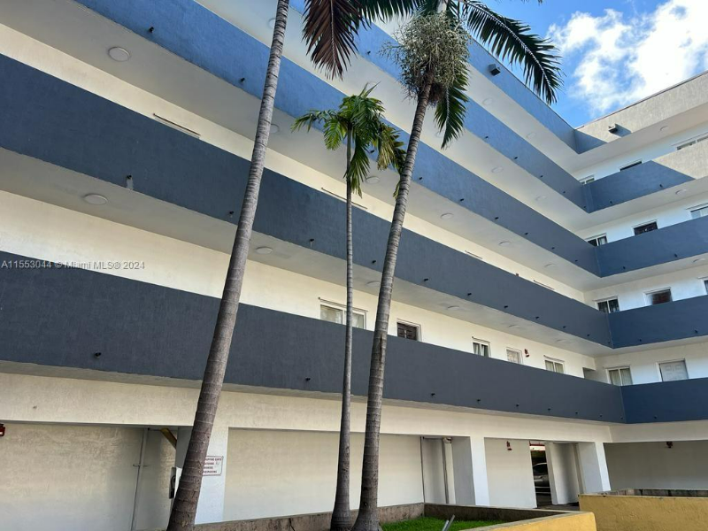 Primary Photo - 11000 SW 200th St