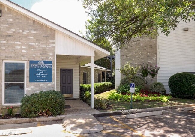 Foto del edificio - Studio, 1 bath Condo - 1111 N Hwy 123 Bypa...