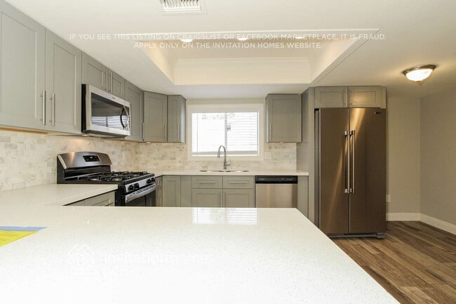 Building Photo - 15830 N 59th Dr