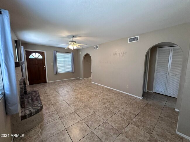 Foto del edificio - 16421 E Ashbrook Dr