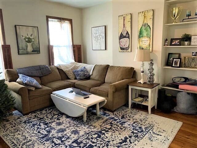 Foto principal - 263 W 2nd St