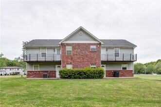 Building Photo - 806 W Tahlequah St