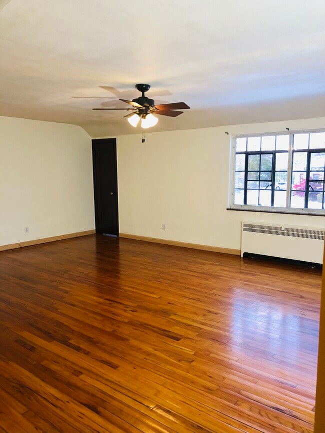 Foto del edificio - 735 Lincolnway E