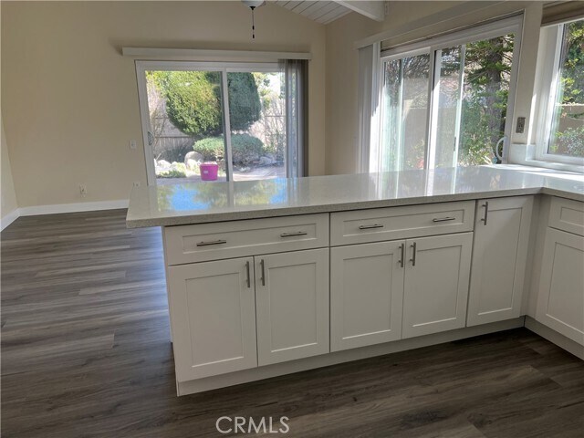 Building Photo - 2 Woodrush