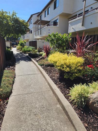 Foto del edificio - 5075 Valley Crest Dr