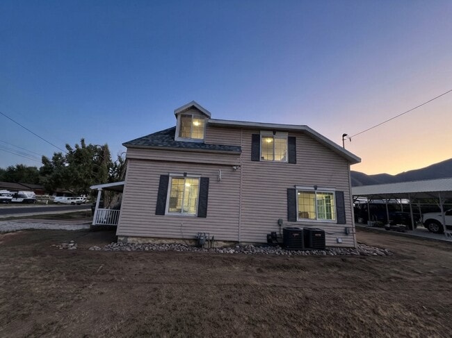 Building Photo - 110 E 300 S