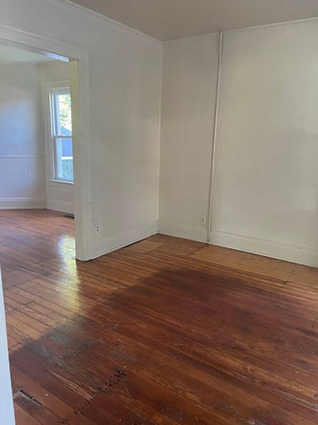Photo - 321 S Main St Apartment