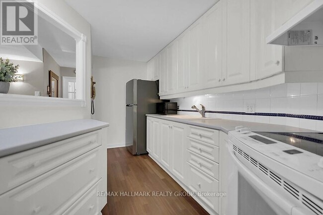 Building Photo - 1081 Ambleside Dr