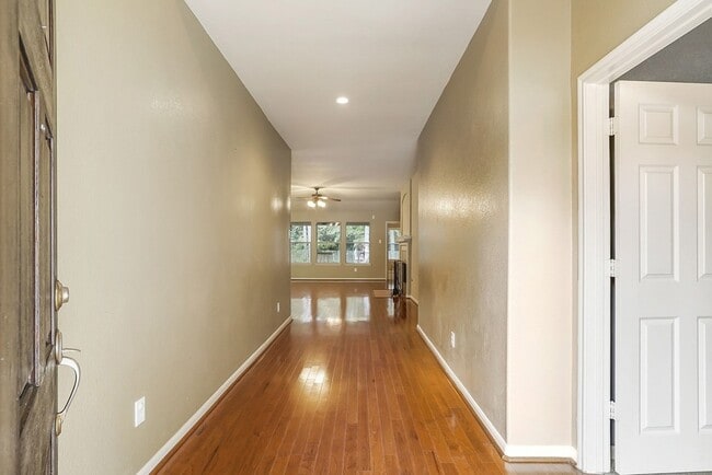 Foto del edificio - 35 Griffin Hill Ct