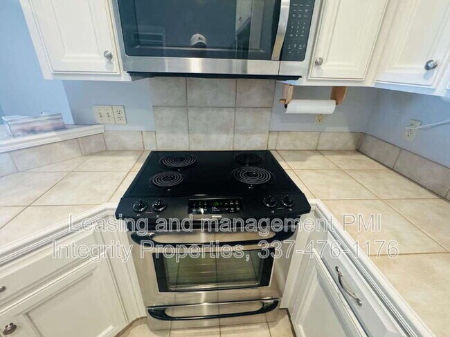 Foto del edificio - 204 Colchester Dr
