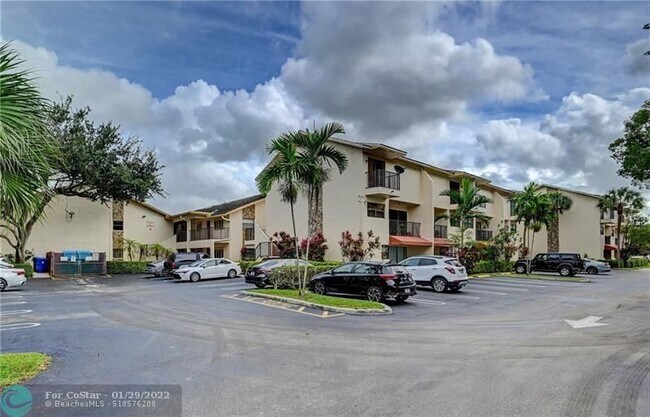 Building Photo - 2969 Riverside Dr