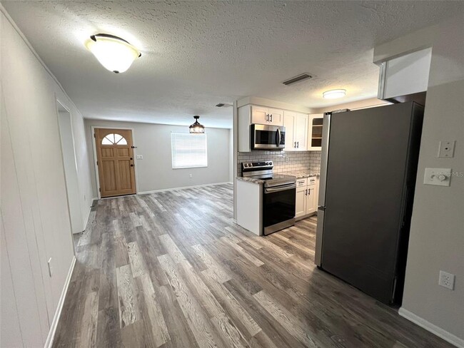 Building Photo - 4849 Camphor Ave