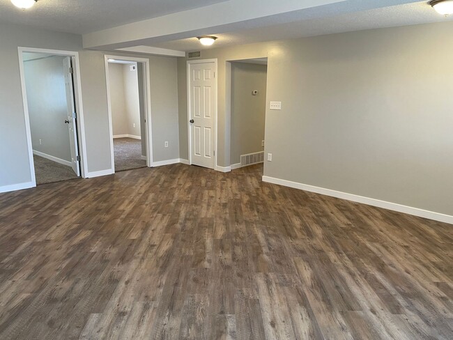Building Photo - 359 N 400 E