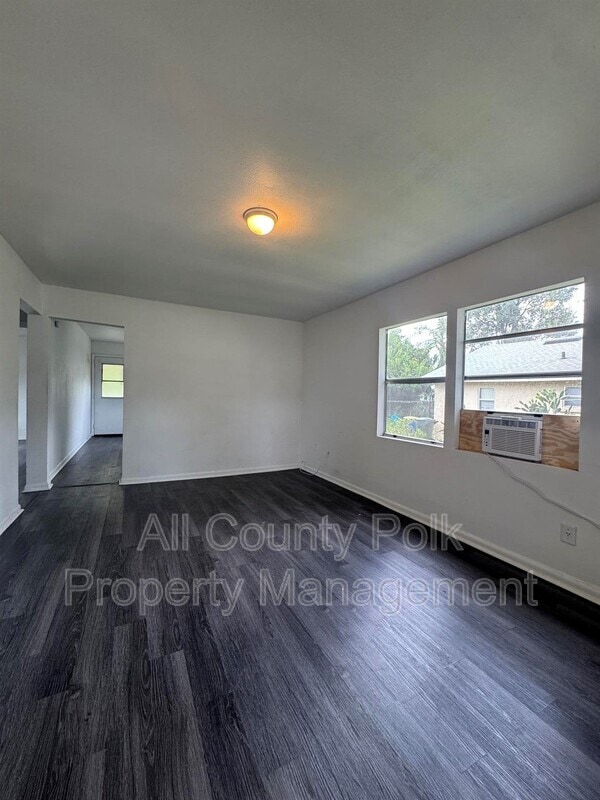 Building Photo - 1135 Fairview Ave