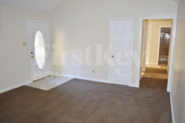 Foto del edificio - 6045 Holly Heights Cove