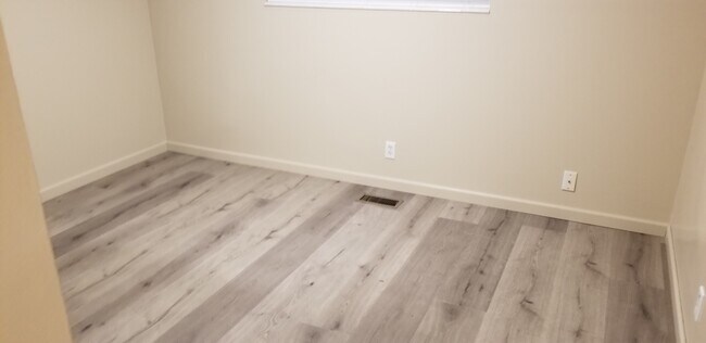 Foto del edificio - 3070 Eccles Ave