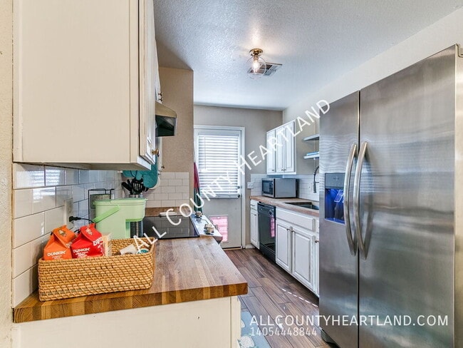 Building Photo - 414 English Elm Ln