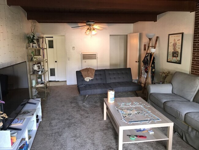 Foto del edificio - 2 bedroom in Central Davis available for J...