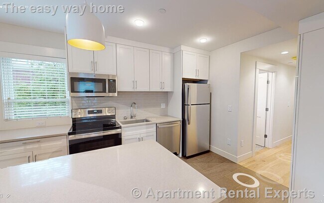 Foto del edificio - 208-210 Banks St Unit #2