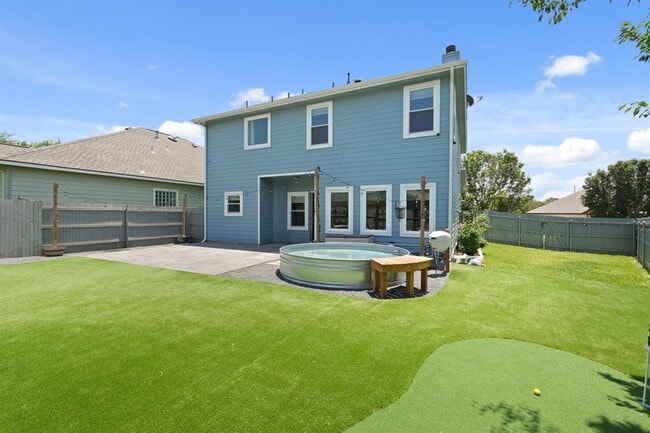 Building Photo - 1121 Boxwood Loop