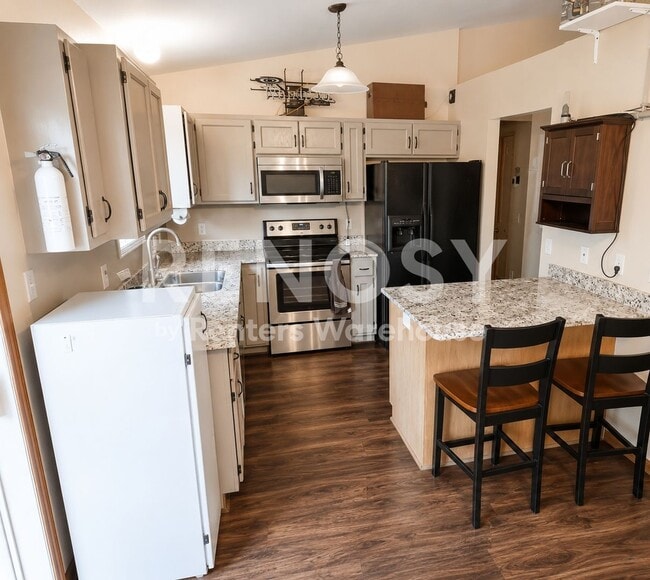 Building Photo - 502 Horseshoe Ln