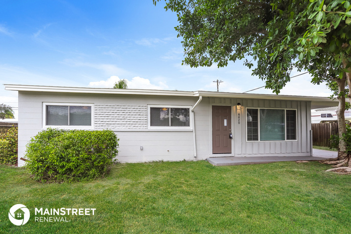 Foto principal - 6420 26th St W