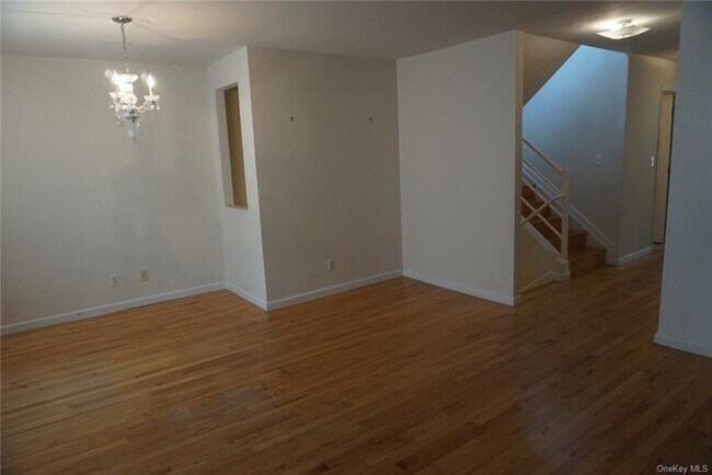 Building Photo - 3219 Riverdale Ave