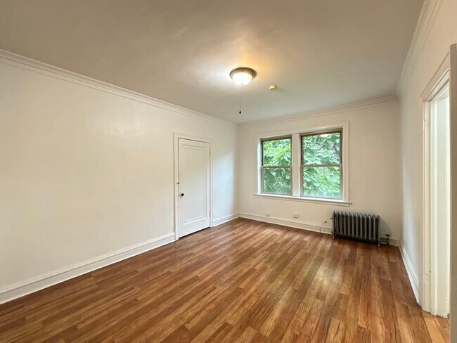 Foto del edificio - 2536 N Sawyer Ave