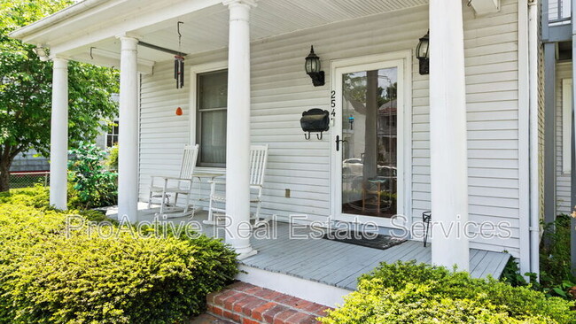 Building Photo - 254 Maryland Ave