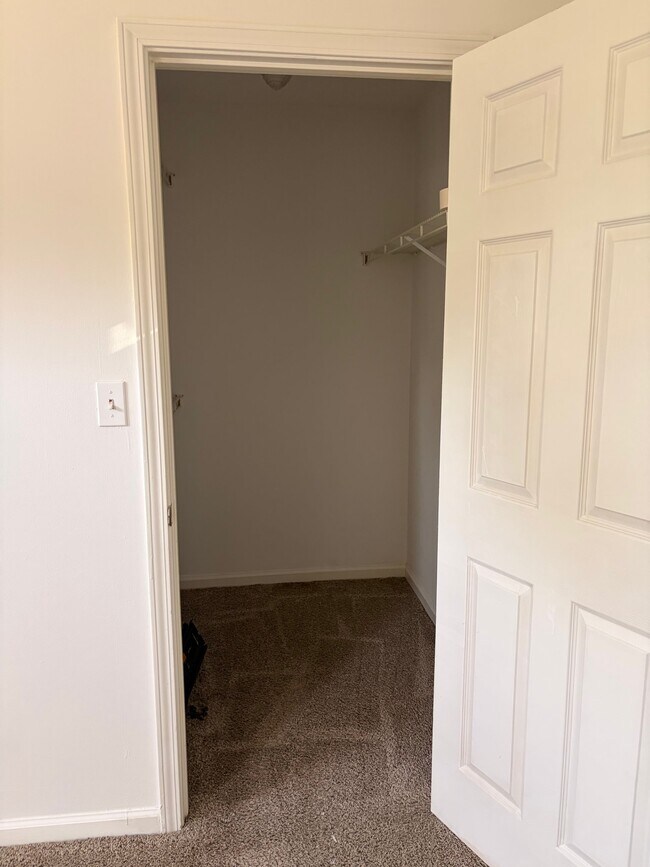 Foto del edificio - 113 Willow Point Ln