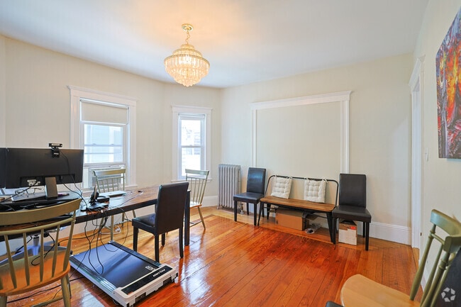 2BR, 1BA - 1,034SF - Dining Room - 292 Boston