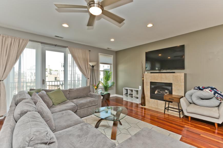 Primary Photo - 2 bedroom in Chicago IL 60622