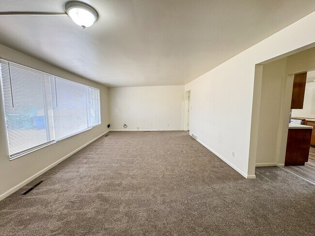 Foto del edificio - 545 N 800 E