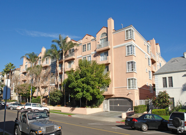 Building Photo - Cloverdale Towers