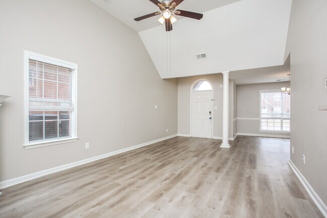Foto del edificio - 1390 Bayberry Hill Dr