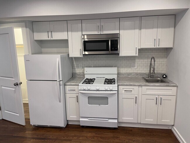 Foto del edificio - 4724 3rd Pl NW