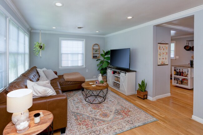 Photo - 2906 Glenmeade Dr House