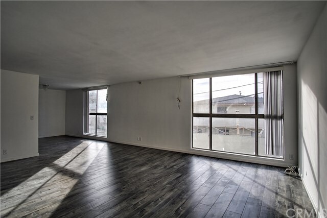 Foto del edificio - 1017 S Bedford St