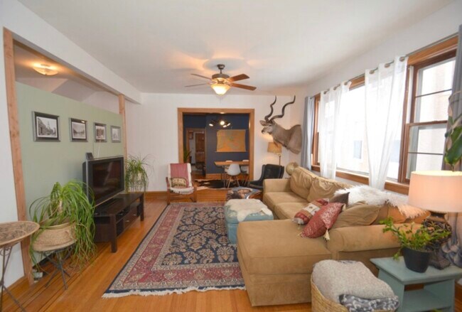 Foto del edificio - 3427 Pleasant Ave