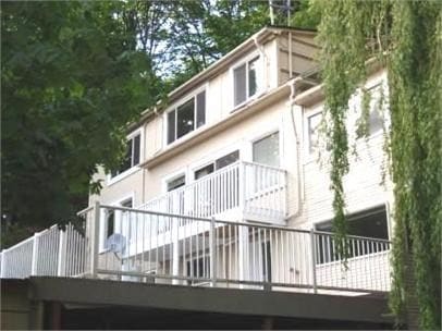 Foto del edificio - 300 Elliott Ave W